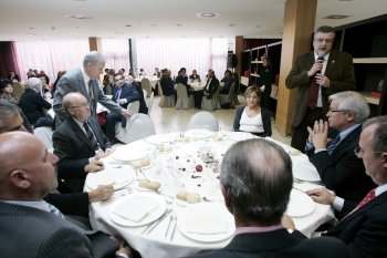 Comida organizada por el PSC de Gavà en el Hotel AC Gavà Mar con el Ministro de Industria, Joan Clos (Fotografía: web PSC de Gavà)